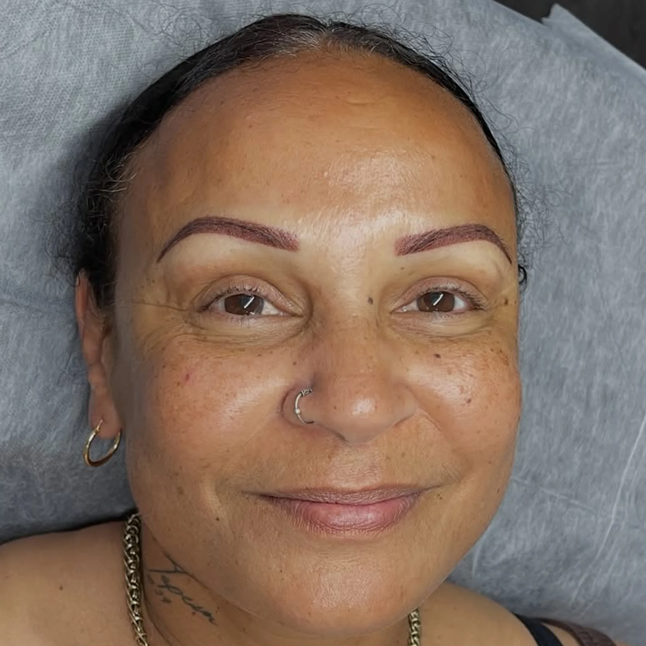cosmetic eyebrow tattooing procedure